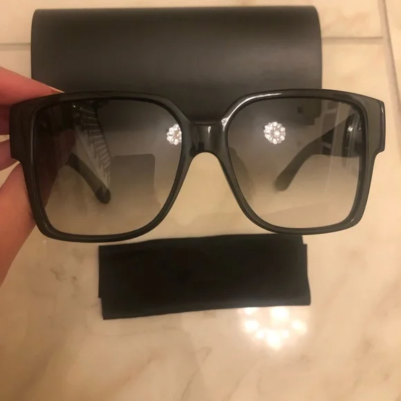 🔥NEW SHOW STOPPER YSL SUNGLASSES 🔥
